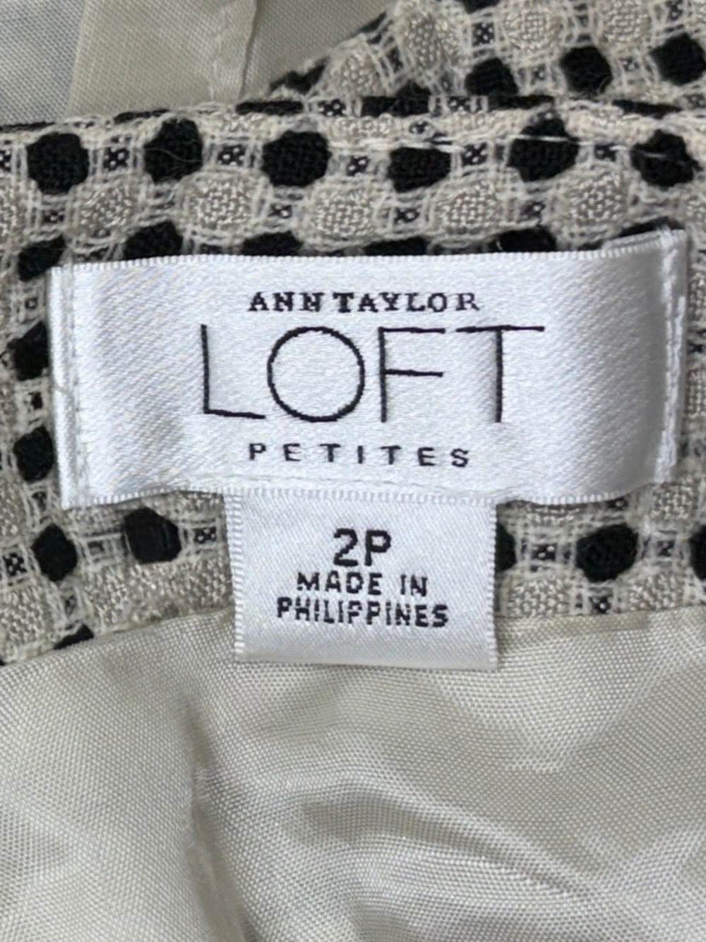 Ann‎ Taylor LOFT Black Cream Micro Dot Grid Flounce Skirt Classic A-Line Size 2P - Picture 8 of 10